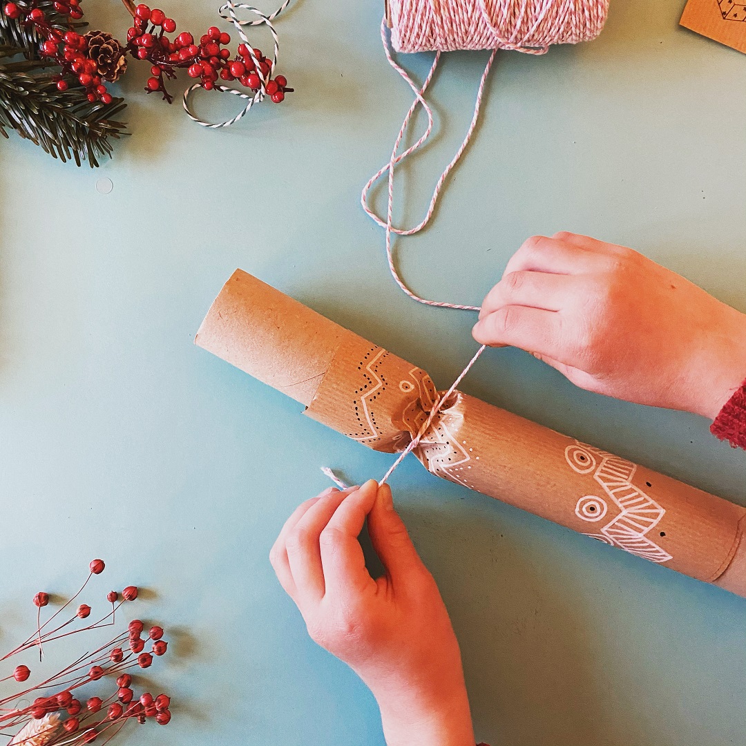 DIY : des crackers de Noël à faire avec les enfants 